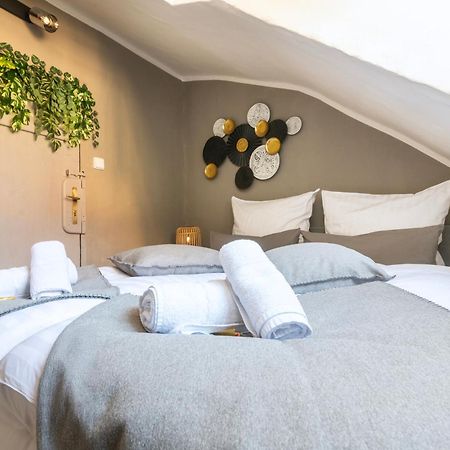 20 Seconds To Charles Bridge Apartment Prague Ngoại thất bức ảnh